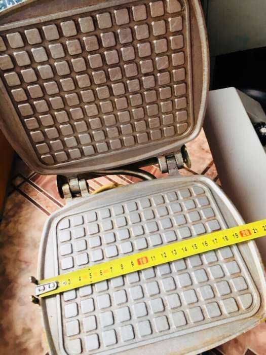 Электро вафельница . произв -ва СССР .