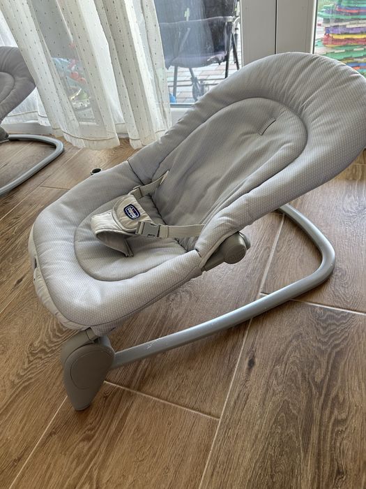 Bouncer Chicco cu vibratii