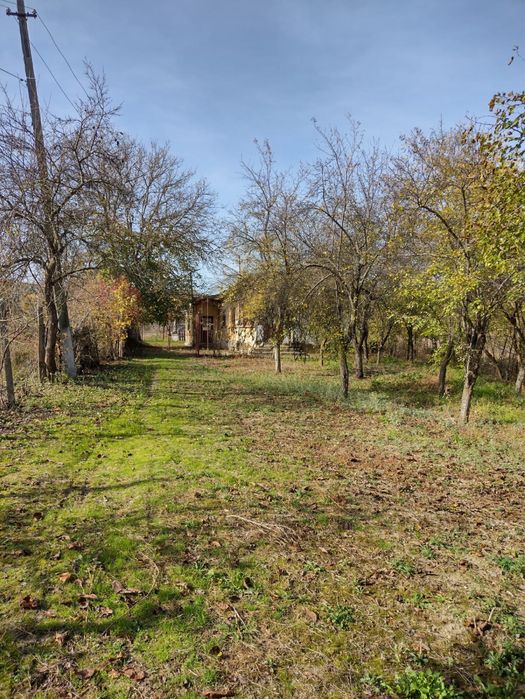 Casă din cărămidă + teren 3840 mp în Mazili, Vâlcea