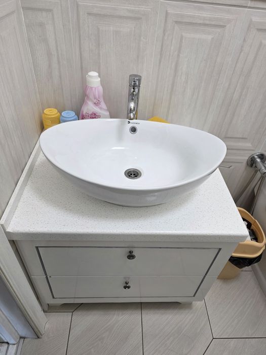 Раковина с тумбой