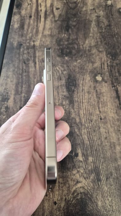 Vand iPhone 16 Pro Max 256 gb - auriu