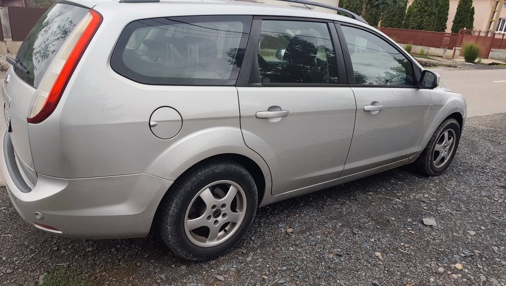 FORD Focus 2010 — imagine 4