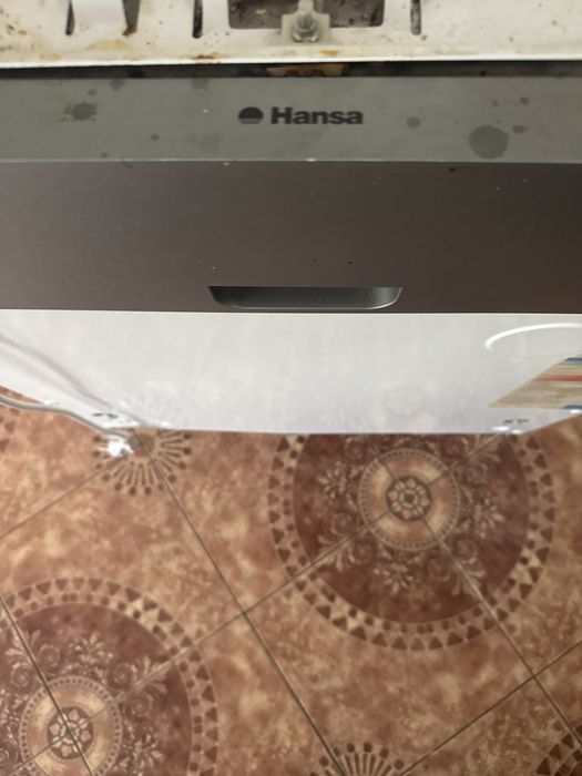 Посудомоечные машина рабочем состояние