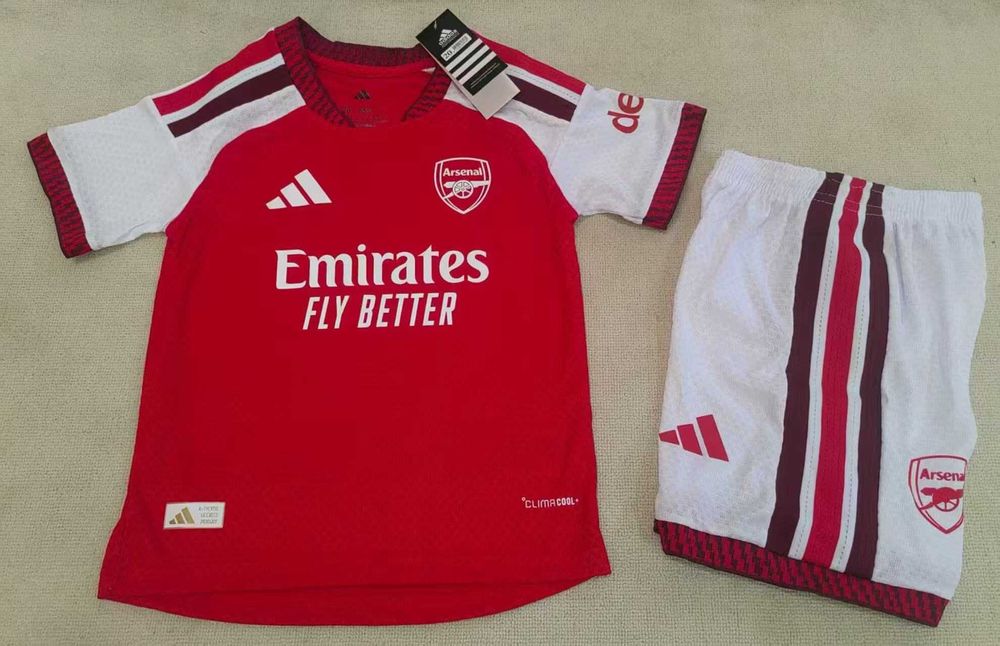 Детски футболни екипи Nike Adidas 2026/2027