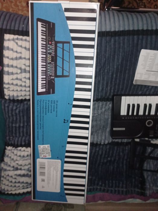 Продам синтезатор 24.000