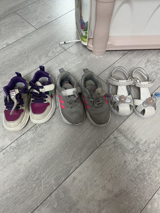 Отдам обувь в одни руки