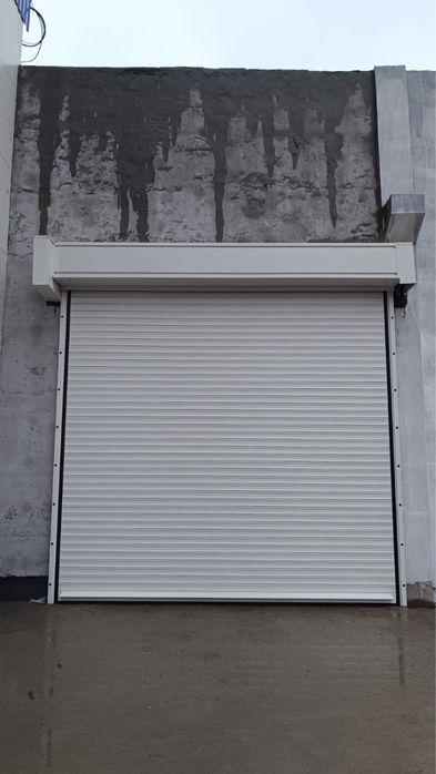 Usi de garaj , Usi sectionale industrialae , Rulouri , Grilaje metalic