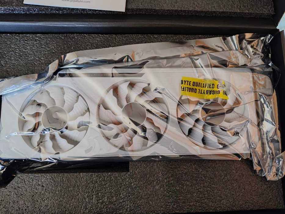 Видеокарта GIGABYTE GeForce RTX 3080 10GB