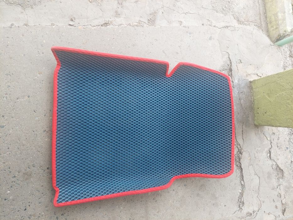 Продам  амортизаторы камри 50