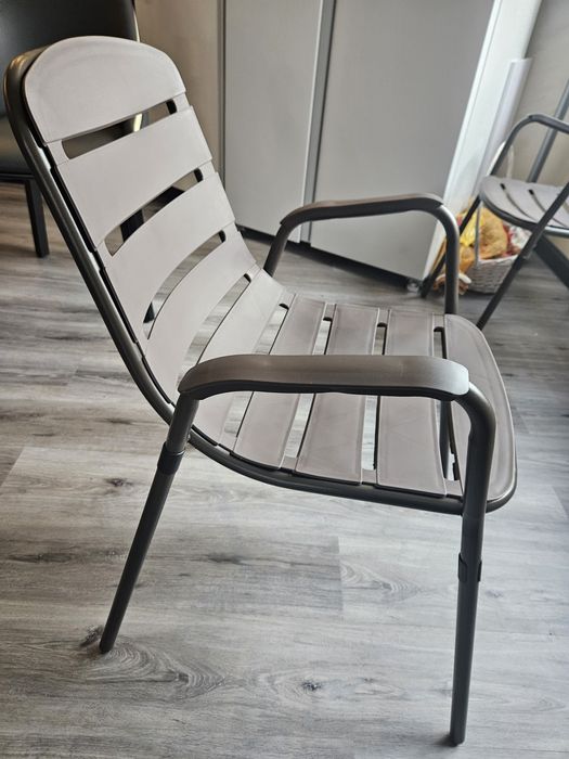 Алуминива много здрава и стабилна маса+столове