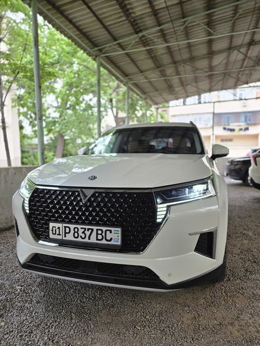 Nissan Venucia Гибрид 2023 год Full Options