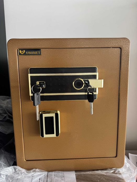 Smart seyf – WiFi сейф с отпечатком пальца, пароль+ключ, сигнализация