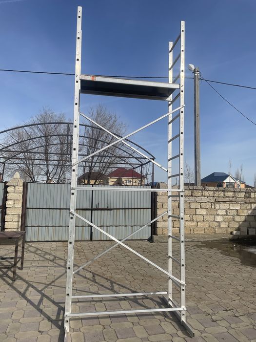 Подмости, стройьельные леса.