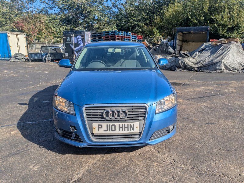Dezmembrari / Dezmembrez Audi A3 Sportback (8PA) Facelift 2.0 TDI CFFB cutie viteze manuala cod culoare LX5V