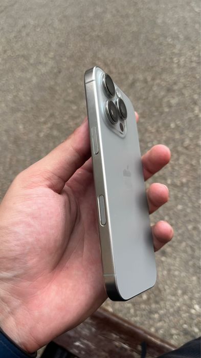 Продам iphone 16 pro