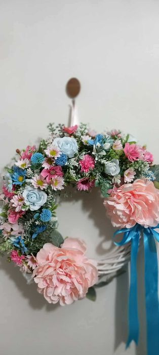 Пролетен венец, ръчно изработен