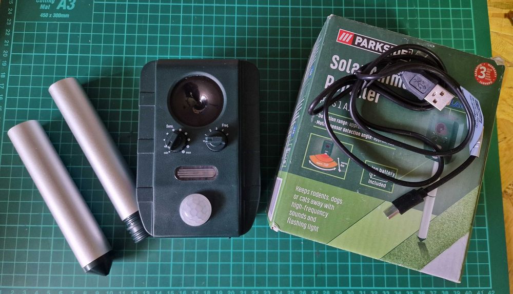 Dispozitiv cu untrasunete pentru sobolani, soareci, pisici .. Parkside