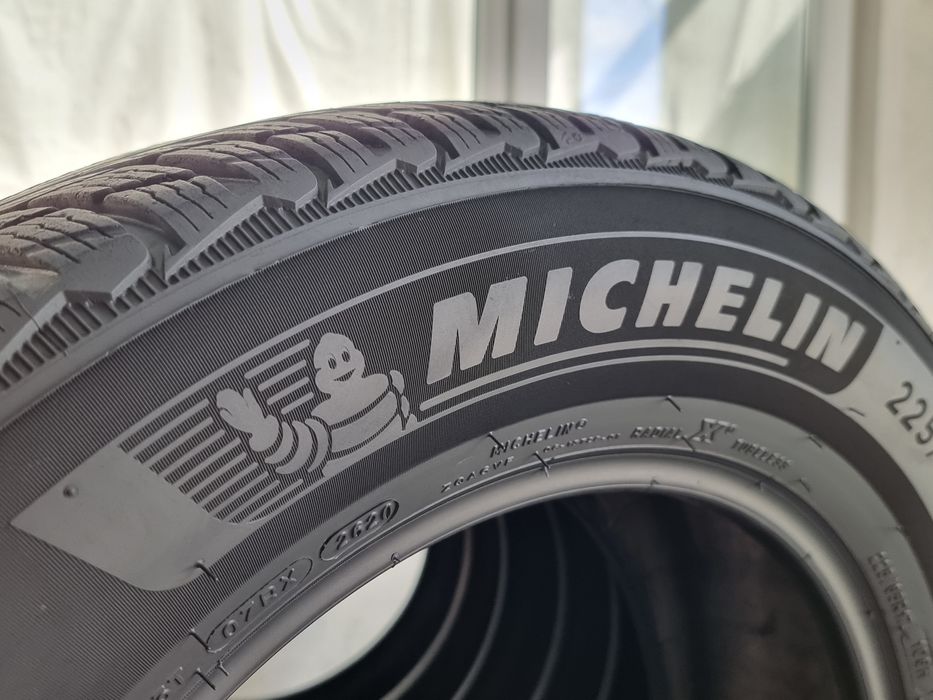 225/65/17 Michelin 4Броя: 300лв 6.5мм