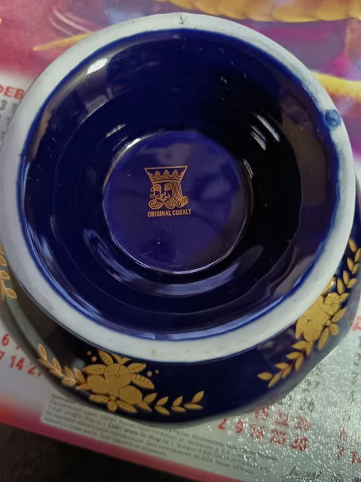 Продаются вазы керамические Кобальт оригинал почти новые