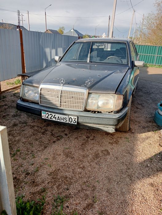 Mercedes-Benz. WDB 124