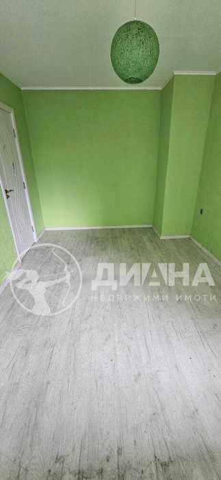 Продава се Тристаен апартамент в Пловдив, Младежки Хълм - 100 кв.м за 1850 €/кв.м - Снимка #1