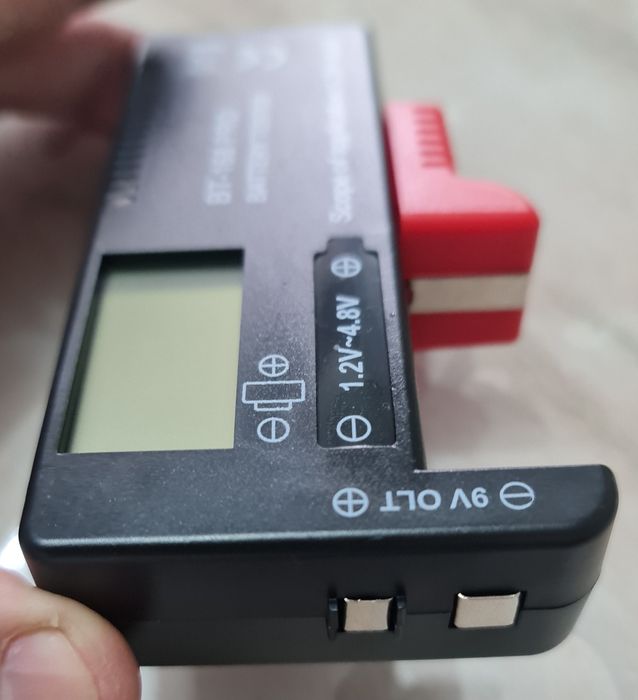 Тестер для щелочных и аккумуляторных батареек