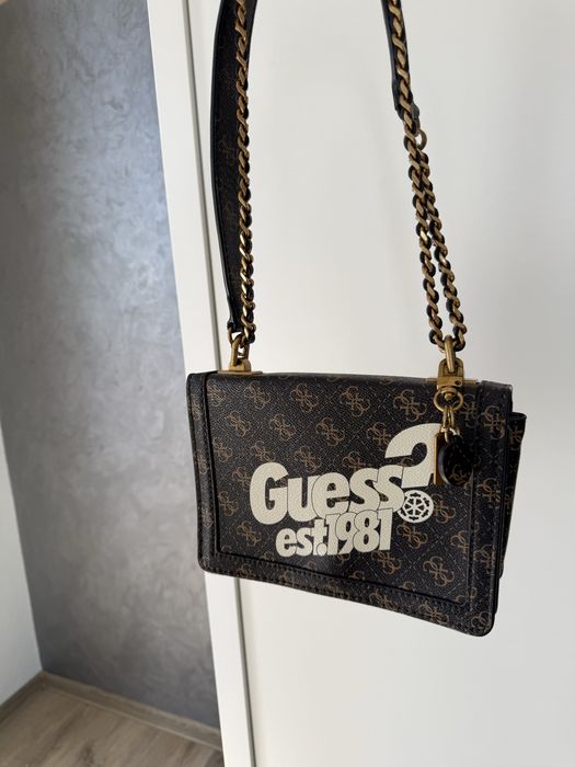 Оригинална чанта Guess