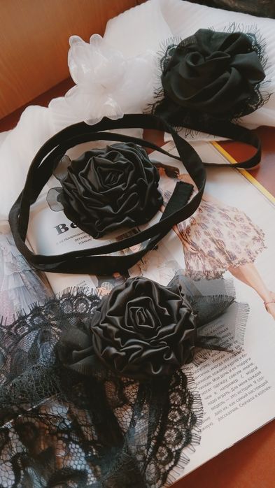 Цветок из шифона и кружев,органзы,шёлка.