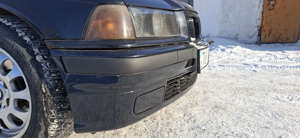 Бампер бмв е36.    .