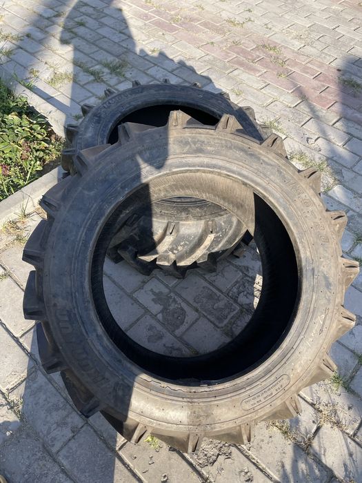 Продам пакрышки на трактор новые