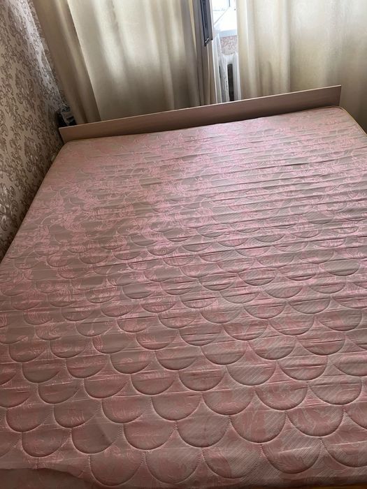 кровать для спальни