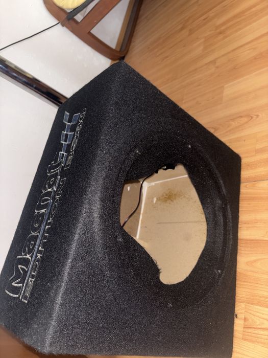 incinta Subwoofer Magnat BS30