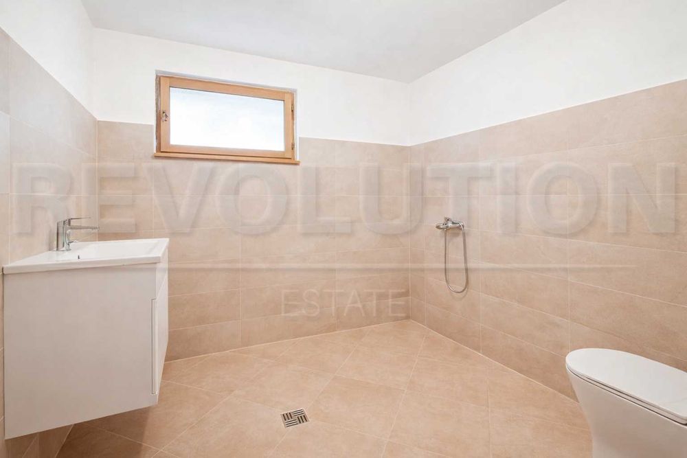 Тристаен апартамент в ж.к. Гео Милев