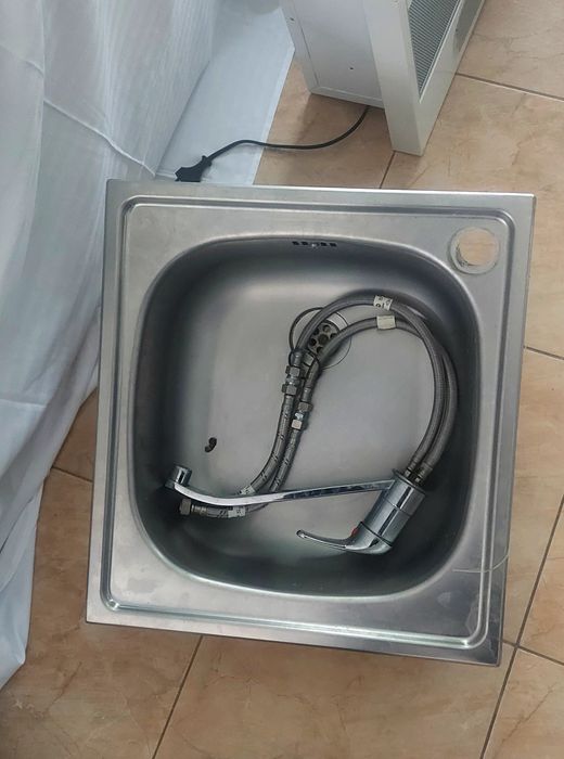 Мивка неръждаема със смесител