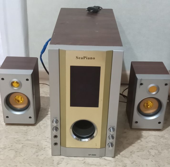 Сабвуфер с колонками