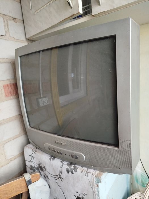Продам телевизор самсунг