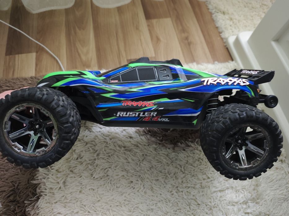 Automodel traxxas 4x4 rustler 3s VXL