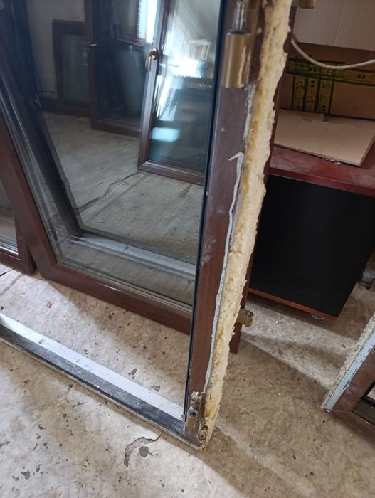 Ușa termopan cu toc aluminiu