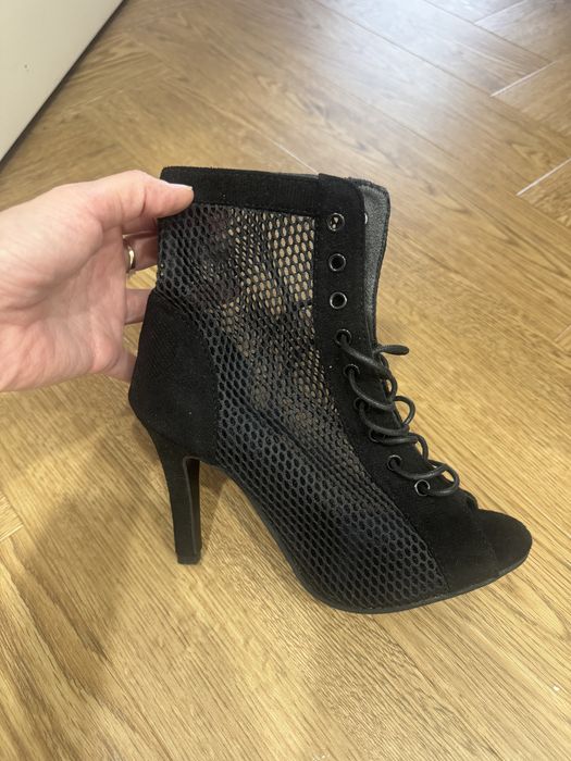 Туфли high heels 36 р новые