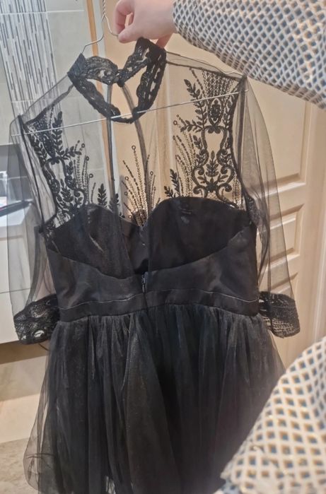 Официална черна рокля Chi Chi London