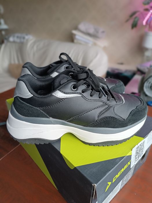 Кроссовки женские 35 р-р