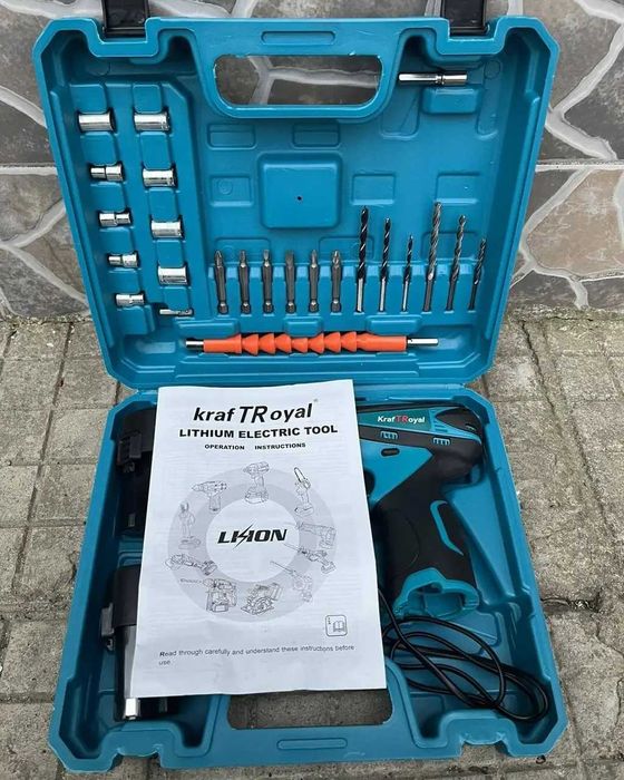 Пълен комплект Винтоверт с куфар 2 бр батерии и накрайници в комплекта