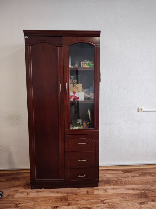 Офисные столы. Шкаф