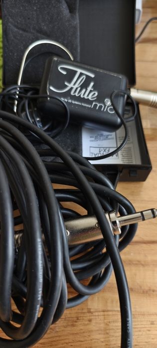 Микрофон для флейты , шнуровой.