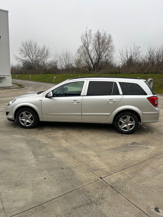 Vand Opel Astra H Facelift 1.7 CDTI, 2013 Euro 5 schimb cu Iphone 17