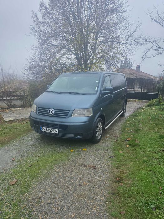 Продавам VW transporter T5
