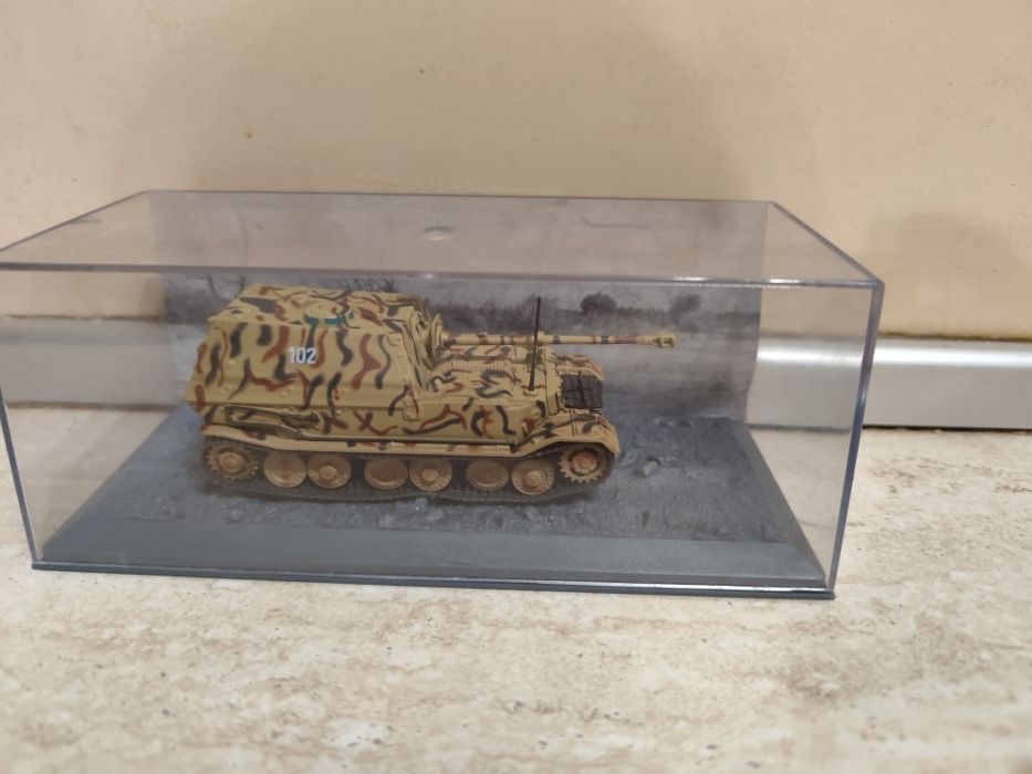 Продавам Panzerjäger  Tiger танк