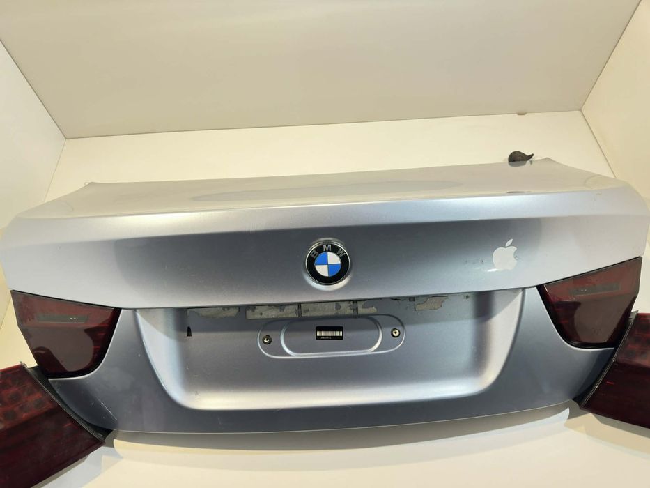 Продаваме фейслифт заден капак със стопове за БМВ Е90/facelift BMW E90