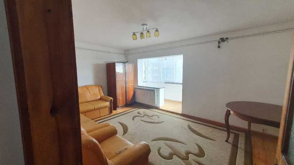 Apartament mobilat cu 3 camere de inchiriat in Radauti