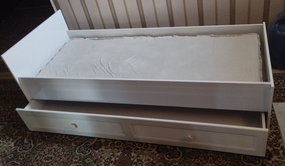 Кровать новый. Длина 180